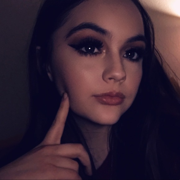 Meet your Posher, Kat - Picture 1 of 1